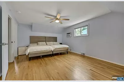 917 E Lawn Drive, Teaneck Township, NJ 07666 - Photo 16