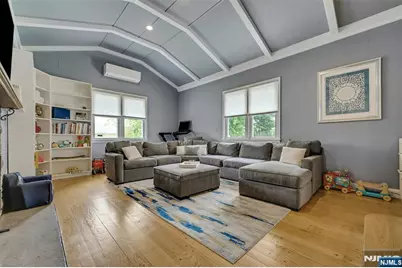 917 E Lawn Drive, Teaneck Township, NJ 07666 - Photo 8