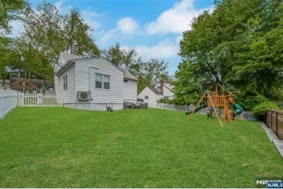 917 E Lawn Drive, Teaneck Township, NJ 07666 - Photo 20