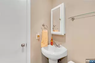 1130 Edgewood Ln, Fort Lee, NJ 07024 - Photo 8
