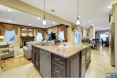 12-65 Burbank Street, Fair Lawn, NJ 07410 - Photo 12