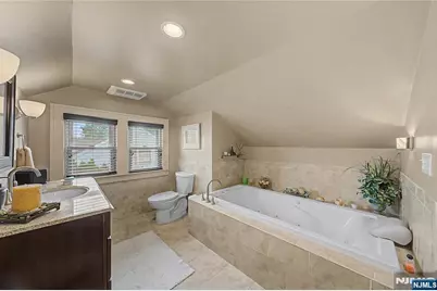 287 Madison Avenue, New Milford, NJ 07646 - Photo 24