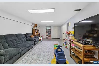 604 Rutland Avenue, Teaneck Township, NJ 07666 - Photo 24