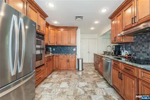 18 Evergreen Dr, Lincoln Park, NJ 07035 - Photo 16