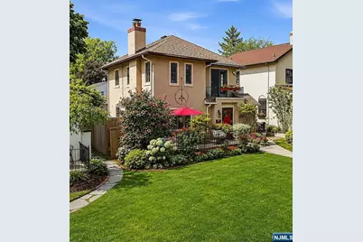 31 Martin Terrace, Hackensack, NJ 07601 - Photo 2