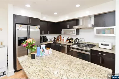 310 Cliff Lane 3F #3F, Cliffside Park, NJ 07010 - Photo 4
