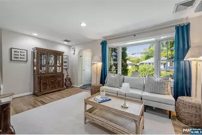114 Summit Avenue, Waldwick, NJ 07463 - Photo 6
