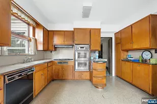 819 Roanoke Ave, Elizabeth, NJ 07208 - Photo 24