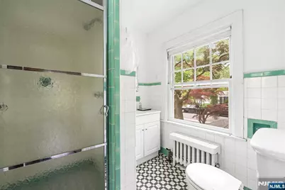 819 Roanoke Avenue, Elizabeth, NJ 07208 - Photo 28