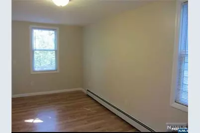 421 Riverside Drive, Wayne, NJ 07470 - Photo 4