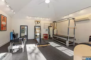 218 Inwood Ave, Montclair, NJ 07043 - Photo 38