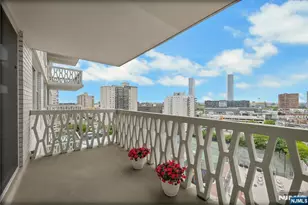 2000 Linwood 14 0, Fort Lee, NJ 07024 - Photo 16