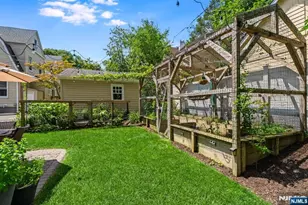 18 Gardiner Pl, Montclair, NJ 07042 - Photo 38