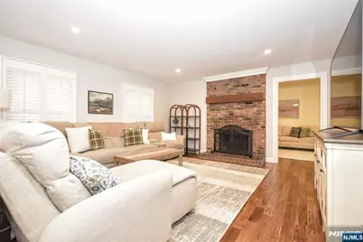 523 Ewing Avenue, Franklin Lakes, NJ 07417 - Photo 4