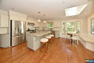 421 Hawthorne Pl, Ridgewood, NJ 07450 - Photo 8