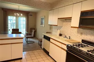 35 Meadowview Terrace 35, Fair Lawn, NJ 07410 - Photo 6
