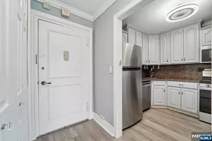 2000 Linwood Ave 4P, Fort Lee, NJ 07024 - Photo 4
