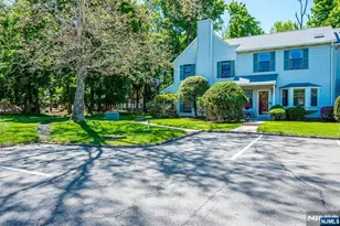 1402 Maplecrest Road 1402, Edison, NJ 08820 - Photo 4