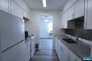 1600 Center Ave 1E, Fort Lee, NJ 07024 - Photo 4