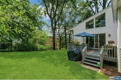 616 Rutland Avenue, Teaneck Township, NJ 07666 - Photo 32
