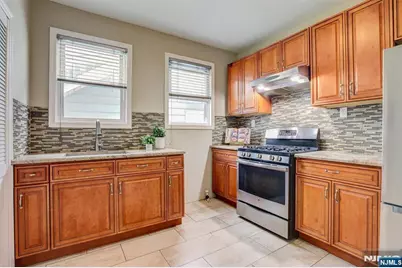 63 Carolina Avenue, Newark, NJ 07106 - Photo 6