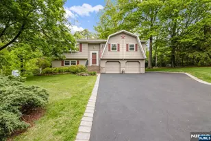 10 Hemlock Pl, Ringwood, NJ 07456 - Photo 2
