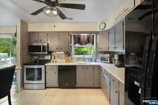 10 Hemlock Pl, Ringwood, NJ 07456 - Photo 12