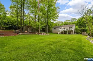 10 Hemlock Pl, Ringwood, NJ 07456 - Photo 32
