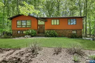 17 Wescott St, Old Tappan, NJ 07675 - Photo 2
