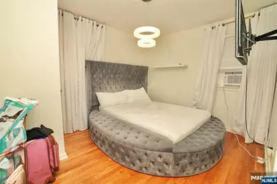 88 Manchester Place, Newark, NJ 07104 - Photo 8