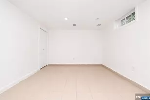 88 Manchester Pl, Newark, NJ 07104 - Photo 24