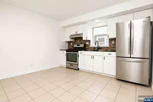 88 Manchester Pl, Newark, NJ 07104 - Photo 14