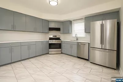 88 Manchester Place, Newark, NJ 07104 - Photo 6