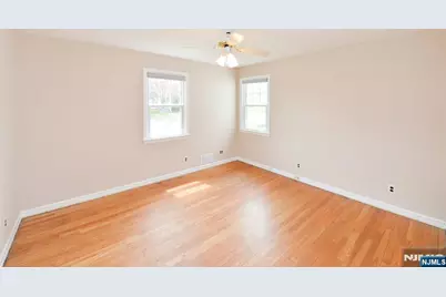 28-19 Warren Road, Fair Lawn, NJ 07410 - Photo 8