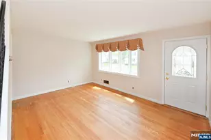 28-19 Warren Rd, Fair Lawn, NJ 07410 - Photo 2