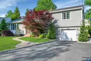 34 Eastbrook Dr, River Edge, NJ 07661 - Photo 24