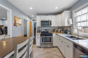 34 Decker Rd, Wanaque, NJ 07420 - Photo 10