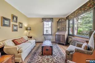 28 Wanamaker Ave, Mahwah, NJ 07430 - Photo 4