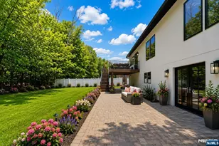 284 Castle Dr, Englewood Cliffs, NJ 07632 - Photo 4