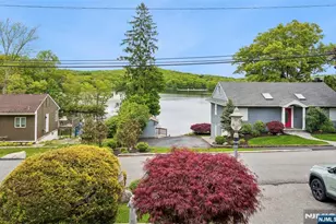 6 Waters Edge, Kinnelon, NJ 07405 - Photo 2