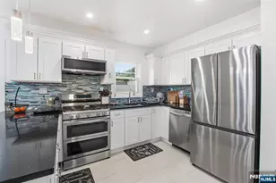 655 Boulevard, New Milford, NJ 07646 - Photo 10