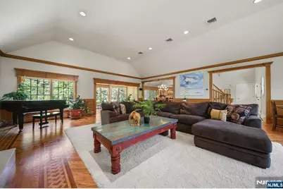 273 Glen Road, Woodcliff Lake, NJ 07677 - Photo 6