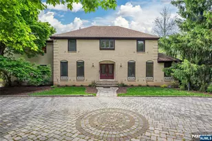 104 Shrewsbury Dr, Livingston, NJ 07039 - Photo 2