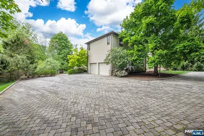 104 Shrewsbury Drive, Livingston, NJ 07039 - Photo 38