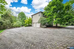 104 Shrewsbury Dr, Livingston, NJ 07039 - Photo 38