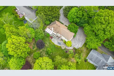 104 Shrewsbury Drive, Livingston, NJ 07039 - Photo 42