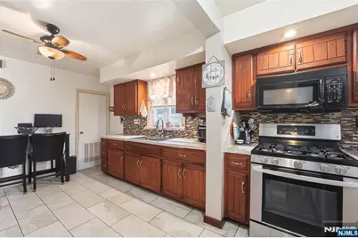 52 Harcourt Avenue, Bergenfield, NJ 07621 - Photo 10
