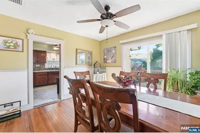 52 Harcourt Avenue, Bergenfield, NJ 07621 - Photo 8