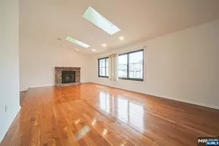 1437 John St, Fort Lee, NJ 07024 - Photo 6