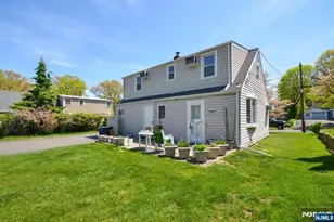 9 Pine St, Midland Park, NJ 07432 - Photo 6
